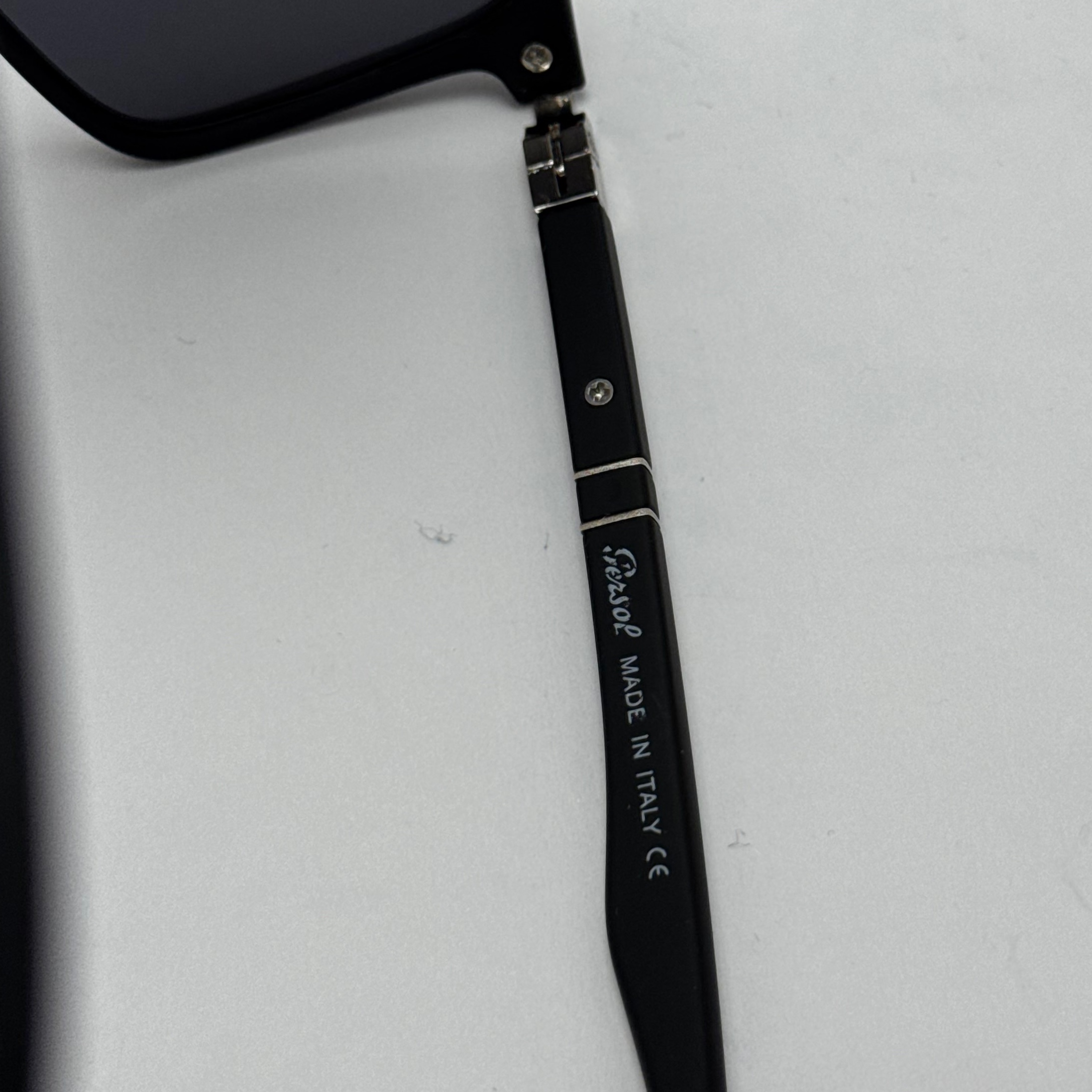 عینک آفتابی پلاریزه پرسول PERSOL مستطیلی لولا فنری کد P 8011 (ارسال رایگان)