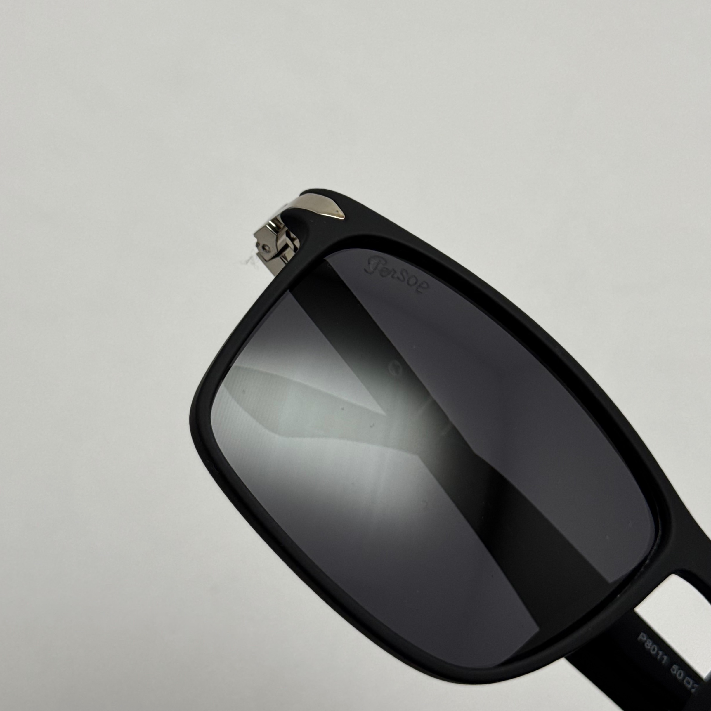 عینک آفتابی پلاریزه پرسول PERSOL مستطیلی لولا فنری کد P 8011 (ارسال رایگان)