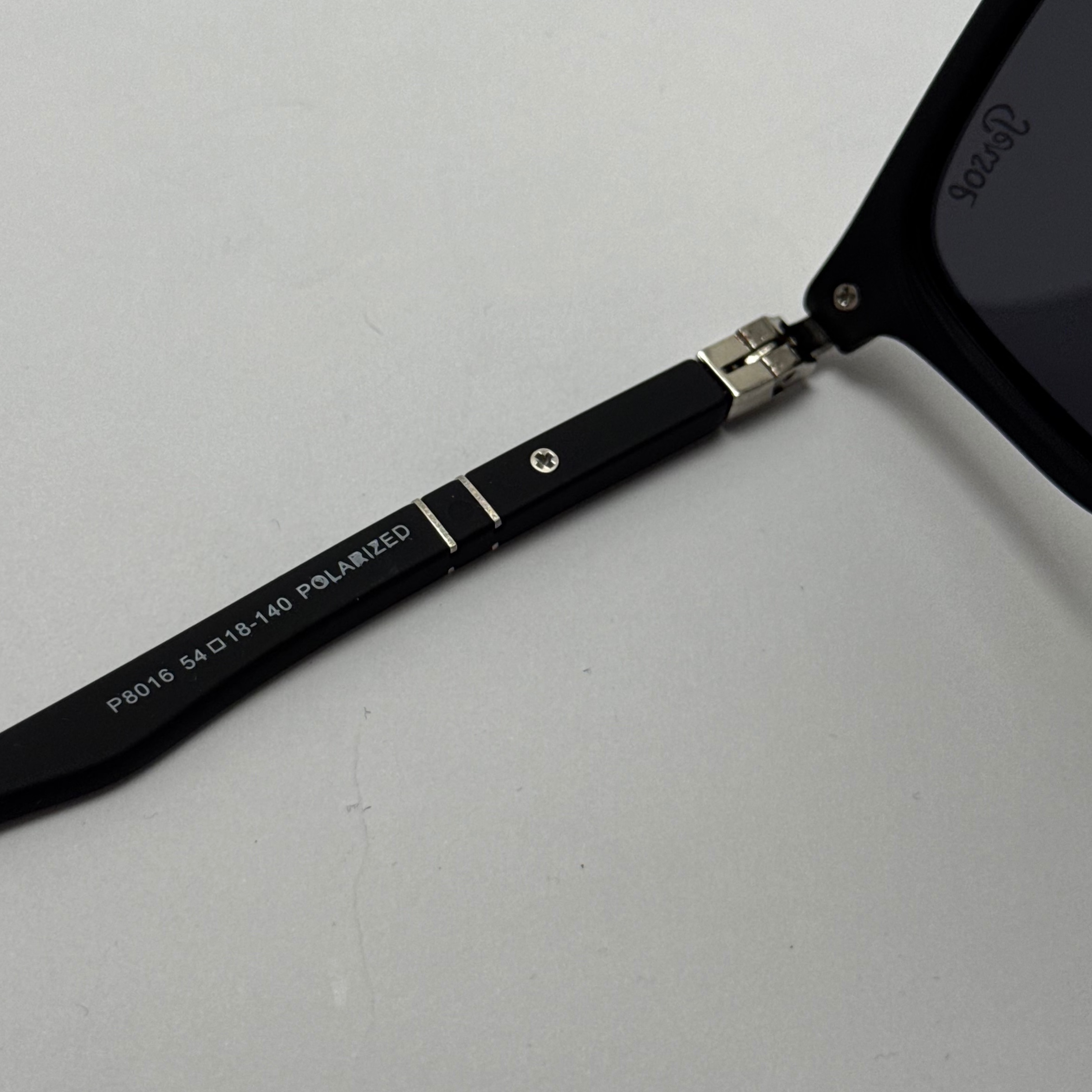 عینک آفتابی پلاریزه پرسول PERSOL مستطیلی لولا فنری کد P 8016 - عینک رانندگی - سایز متوسط (ارسال رایگان)