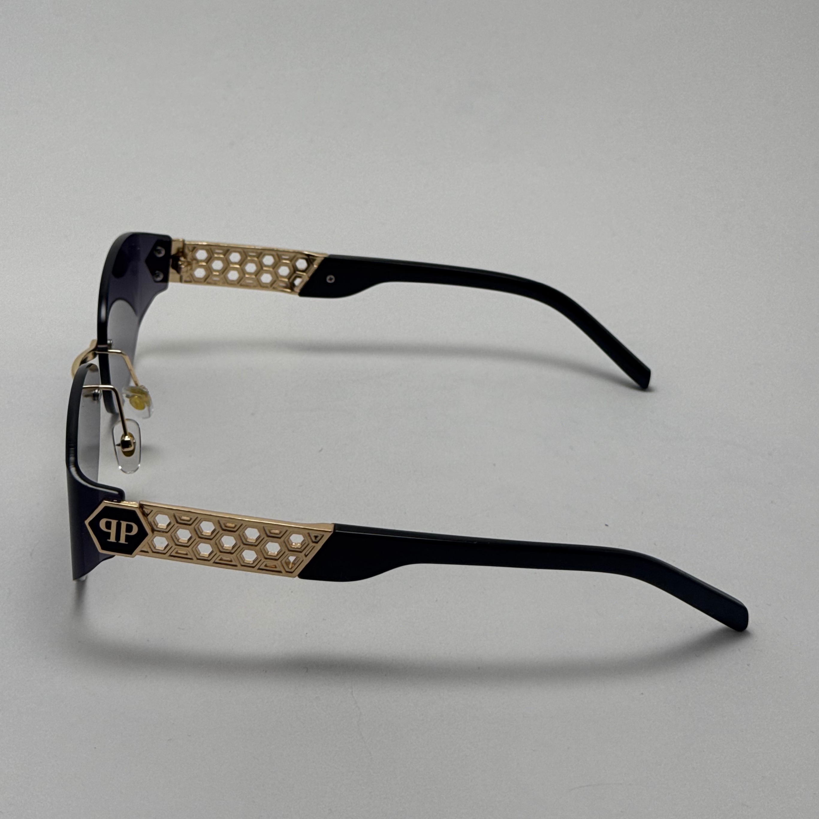عینک آفتابی فیلیپ پلین Philip Plein مدل Luxury Shield فریم لس مشکی طلایی - لنز UV400 (ارسال رایگان)