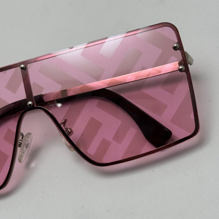 عینک آفتابی و شب فریم لس فندی FENDI صورتی کد 4 (ارسال رایگان)