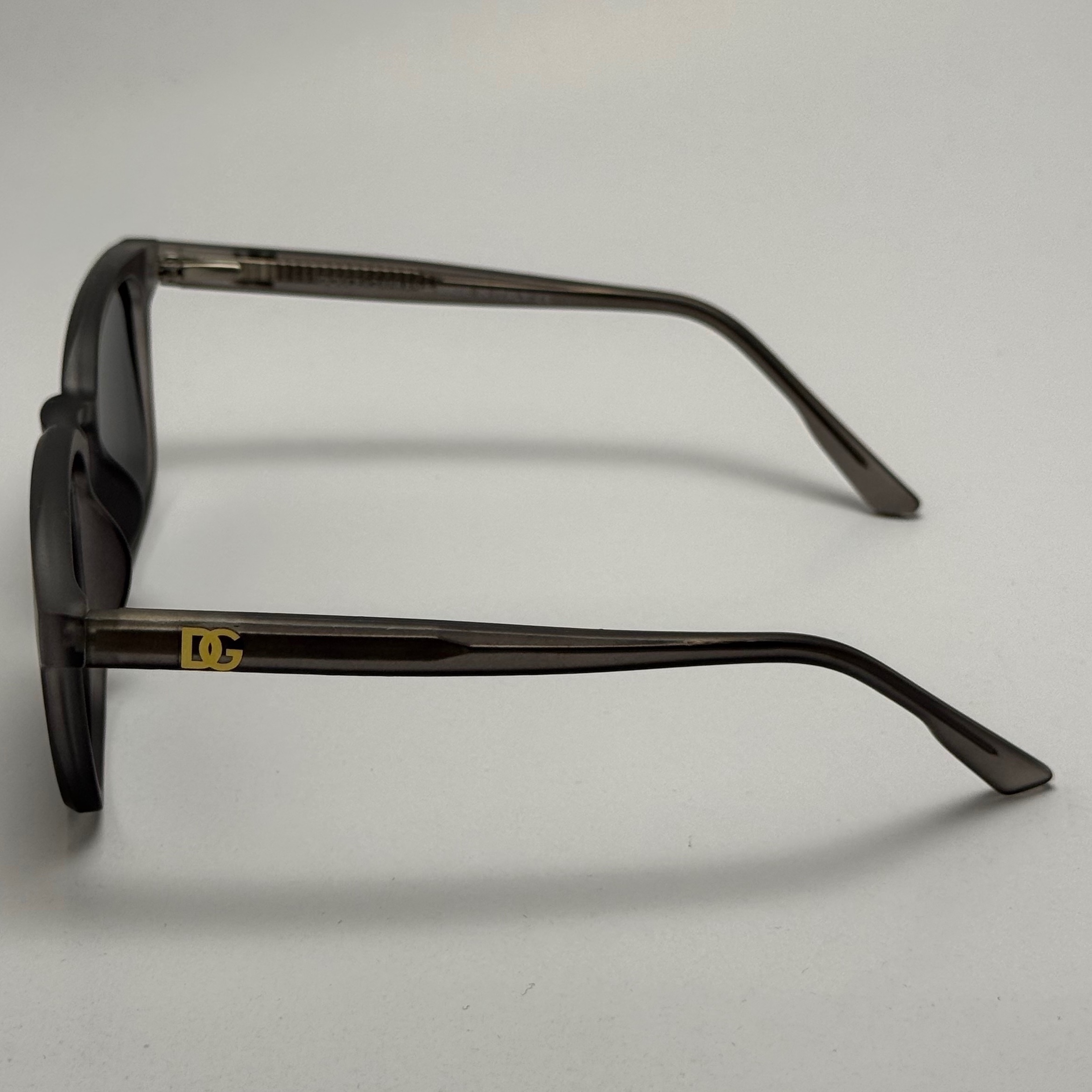 عینک آفتابی پلاریزه دولچه گابانا DOLCE GABBANA دسته سیم کشی شده لولا فنر طوسی کد 7709 (ارسال رایگان)