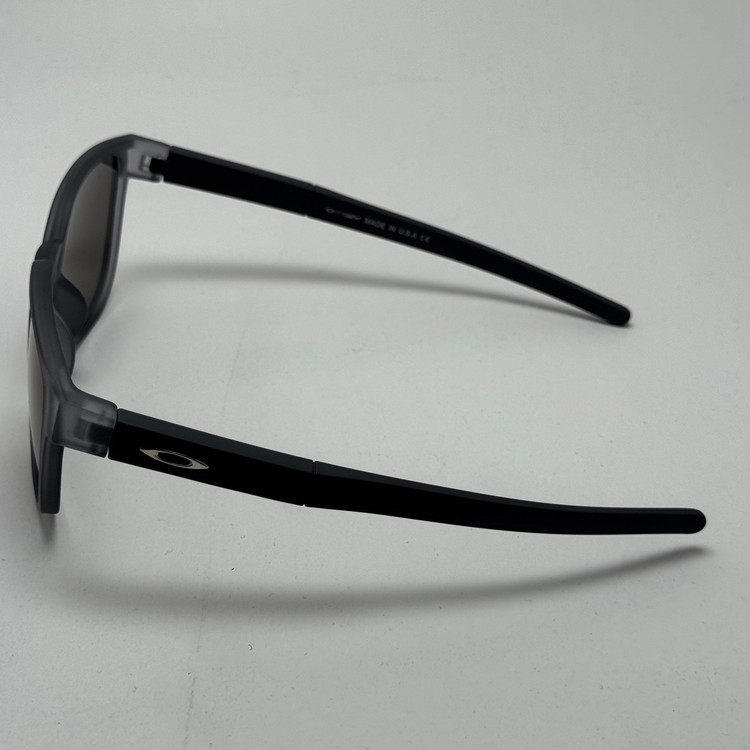 عینک آفتابی اوکلی سبک OAKLEY طوسی عدسی آبی آیینه ای کد 2435 (ارسال رایگان)