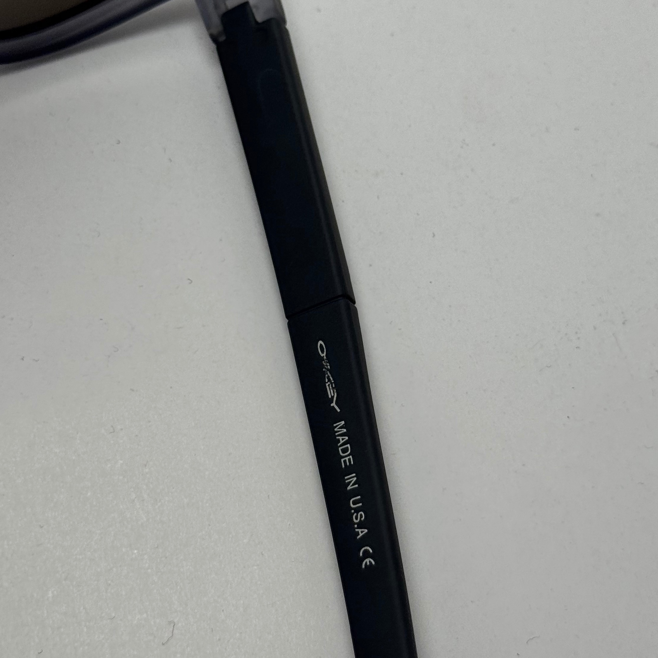عینک آفتابی اوکلی سبک OAKLEY طوسی عدسی آبی آیینه ای کد 2435 (ارسال رایگان)