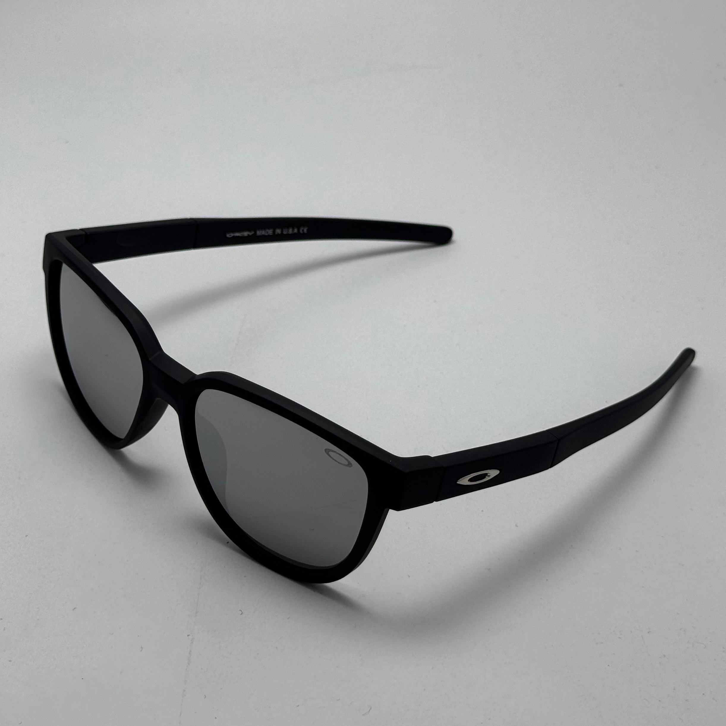 عینک آفتابی اوکلی سبک OAKLEY آمریکایی مشکی عدسی آیینه کد 2435 (ارسال رایگان)
