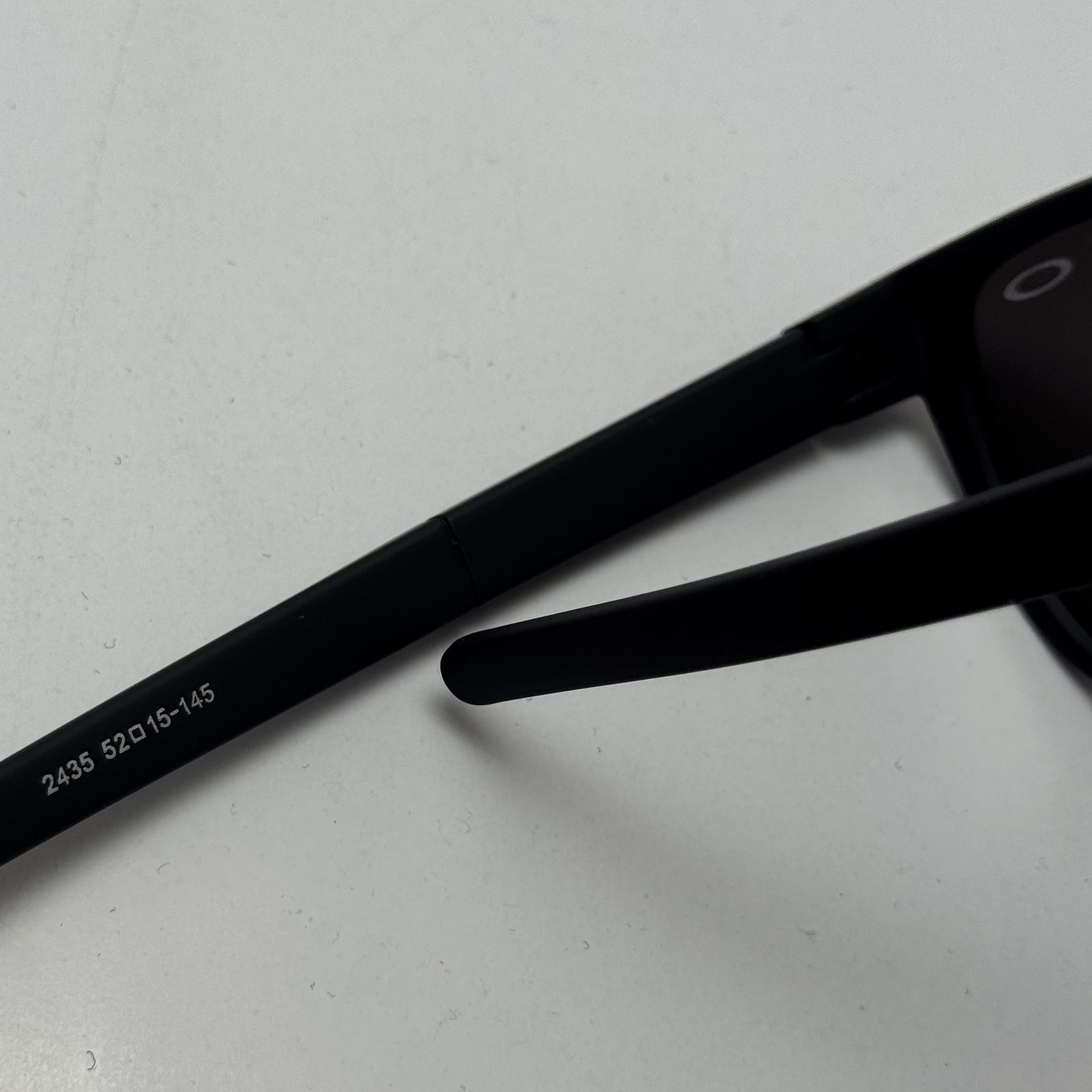 عینک آفتابی اوکلی سبک OAKLEY آمریکایی مشکی عدسی آیینه کد 2435 (ارسال رایگان)
