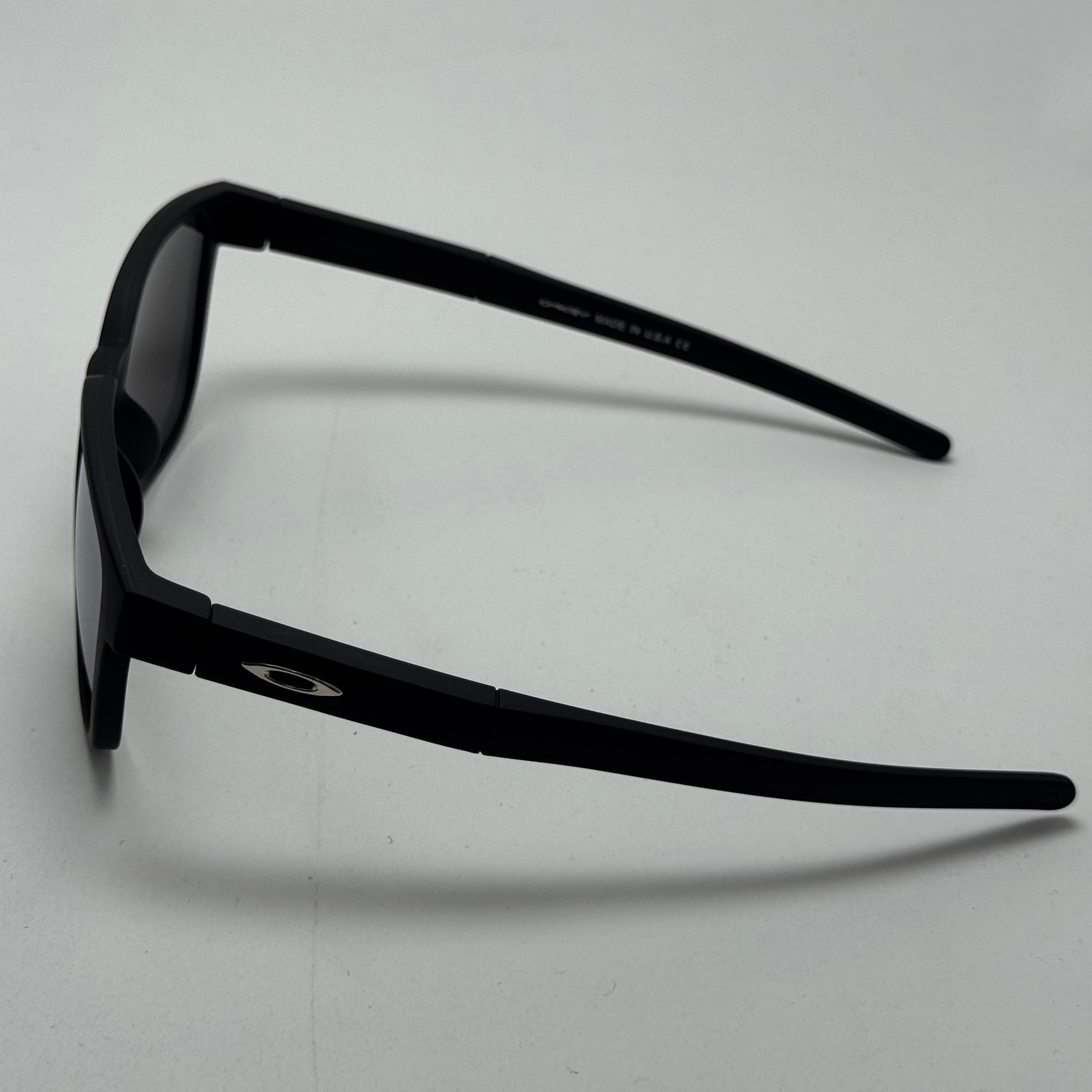 عینک آفتابی اوکلی سبک OAKLEY آمریکایی مشکی عدسی آیینه کد 2435 (ارسال رایگان)