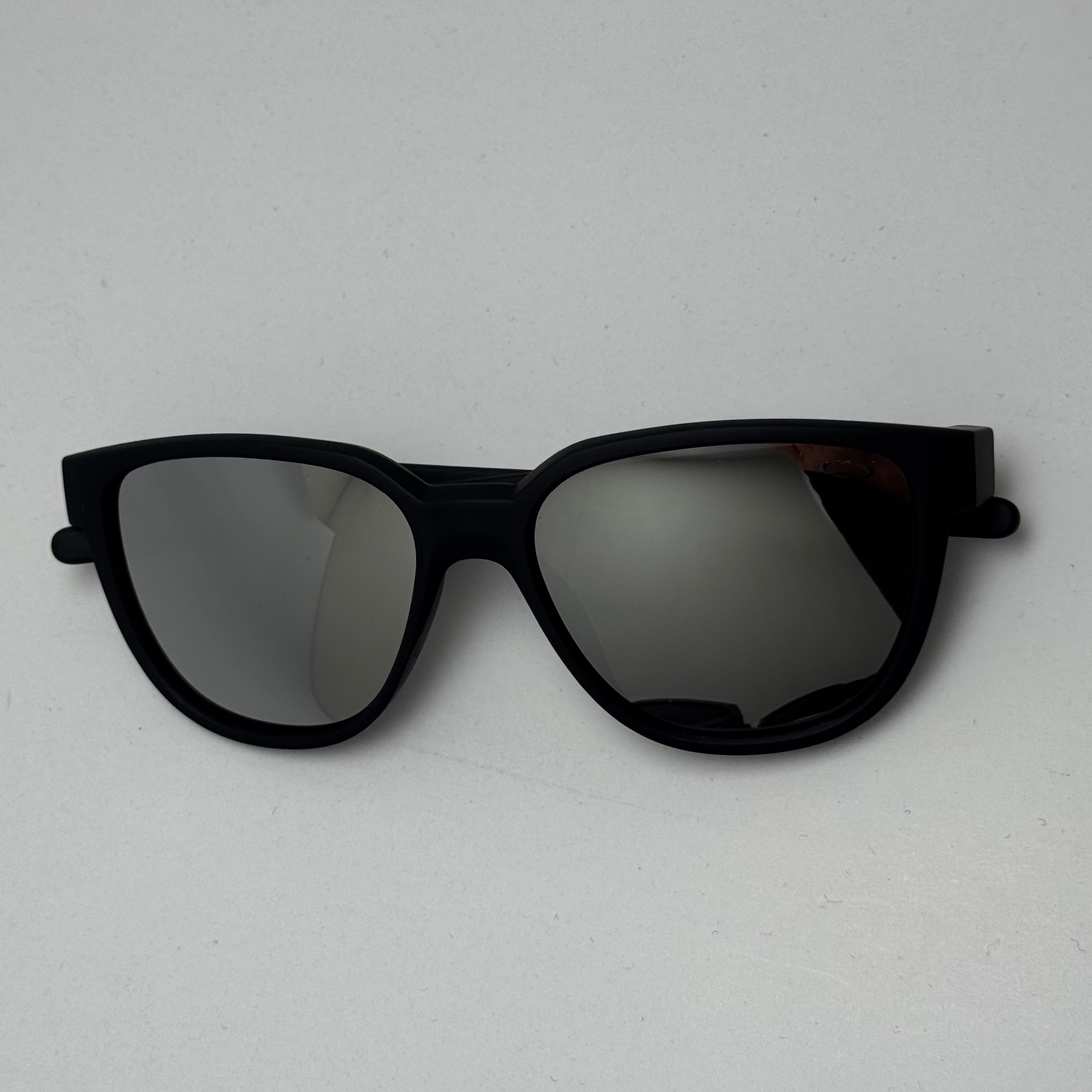 عینک آفتابی اوکلی سبک OAKLEY آمریکایی مشکی عدسی آیینه کد 2435 (ارسال رایگان)