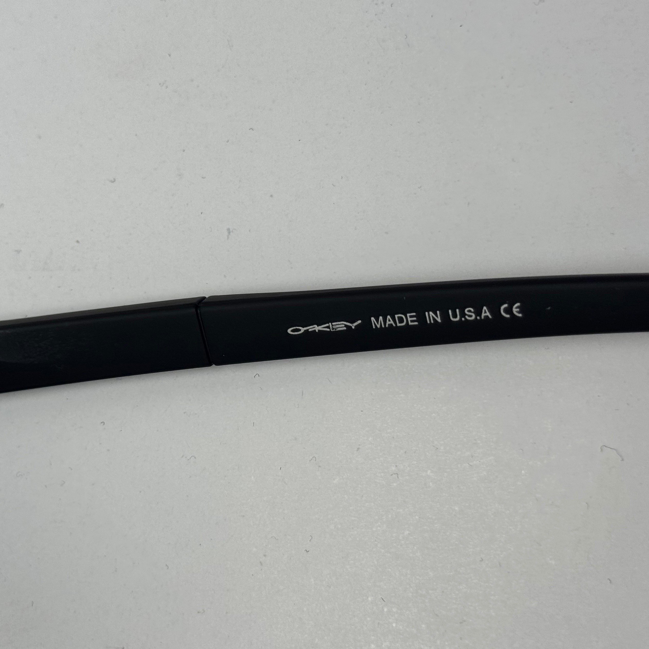 عینک آفتابی اوکلی سبک OAKLEY آمریکایی مشکی عدسی آیینه کد 2435 (ارسال رایگان)