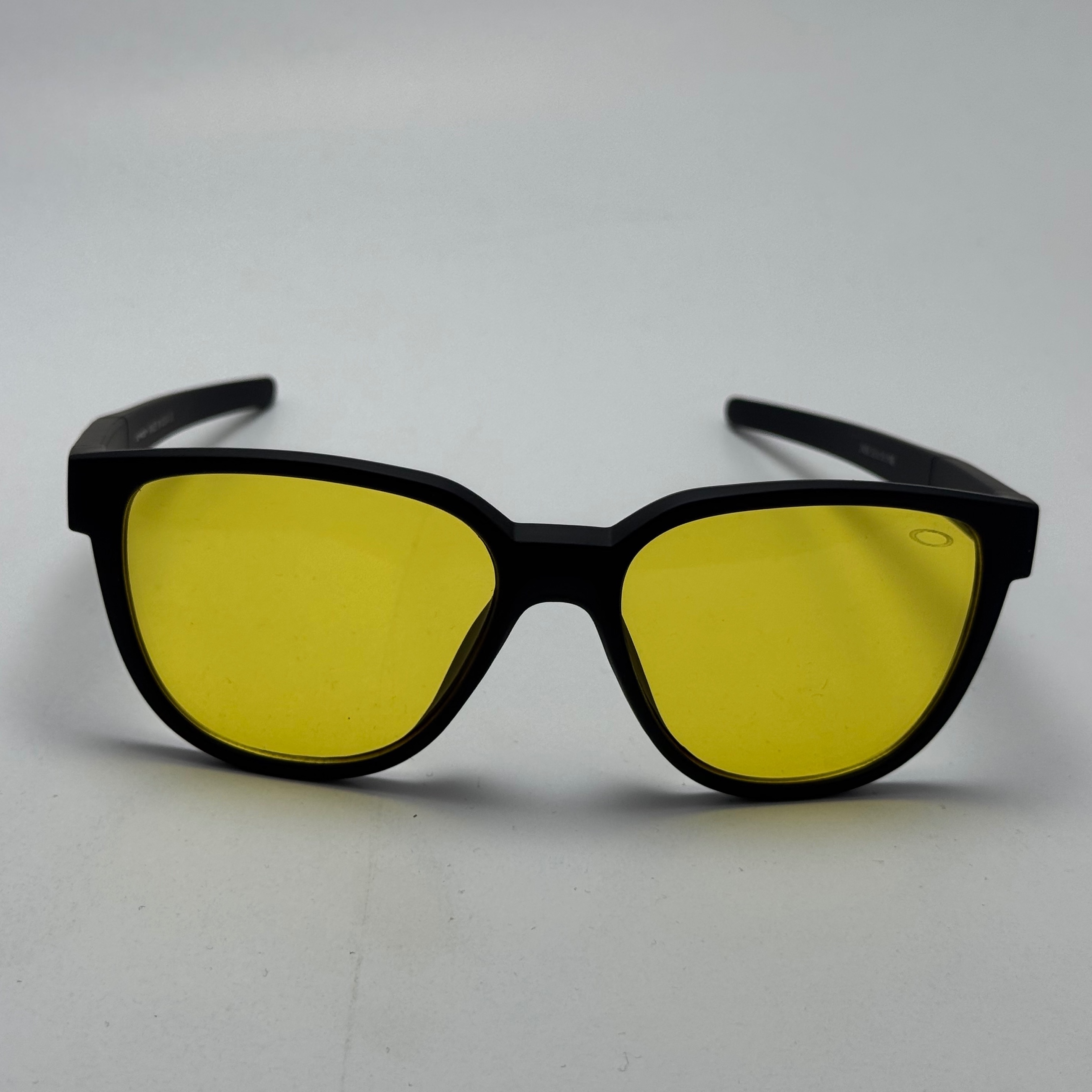 عینک آفتابی و شب اوکلی سبک OAKLEY زرد کد 2435 (ارسال رایگان)