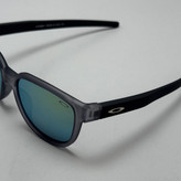 عینک آفتابی اوکلی سبک OAKLEY فریم طوسی عدسی هفت رنگ کد 2435 (ارسال رایگان)