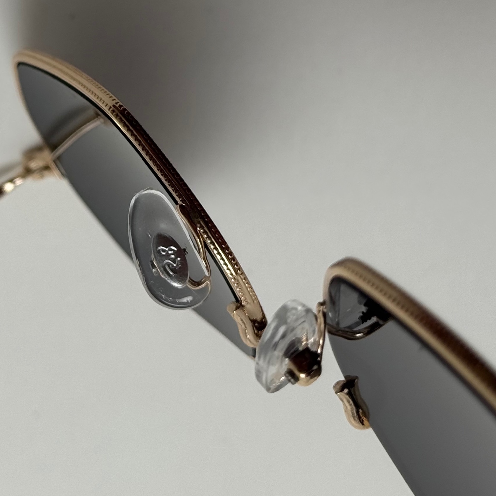 عینک آفتابی ریبن Ray-ban مشکی فریم طلایی کد RB 3556