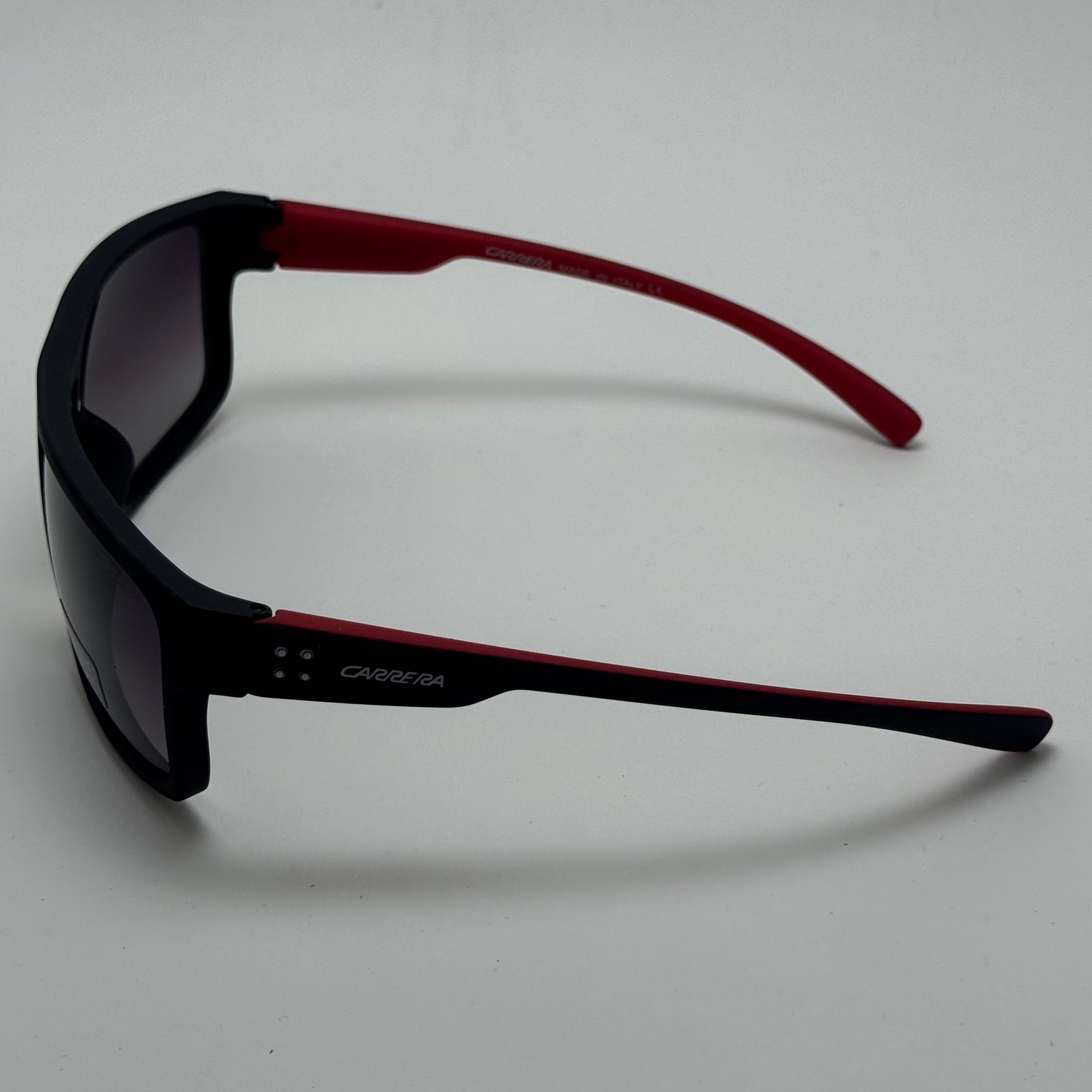 عینک آفتابی پلاریزه اسپرت کررا CARRERA مشکی قرمز مناسب رانندگی به همراه کاور پارچه ای و دستمال نانو مخصوص کد 2202