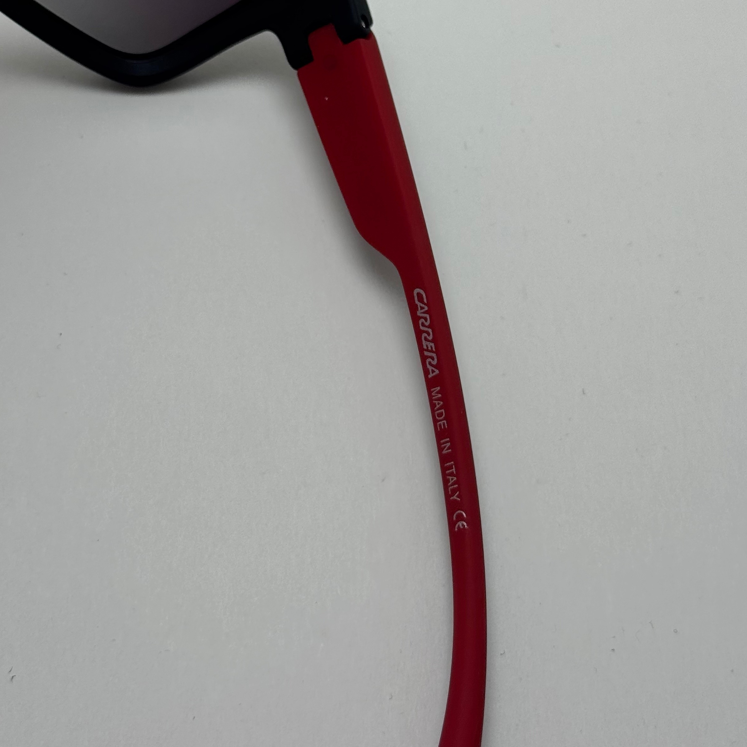 عینک آفتابی پلاریزه اسپرت کررا CARRERA مشکی قرمز مناسب رانندگی به همراه کاور پارچه ای و دستمال نانو مخصوص کد 2202