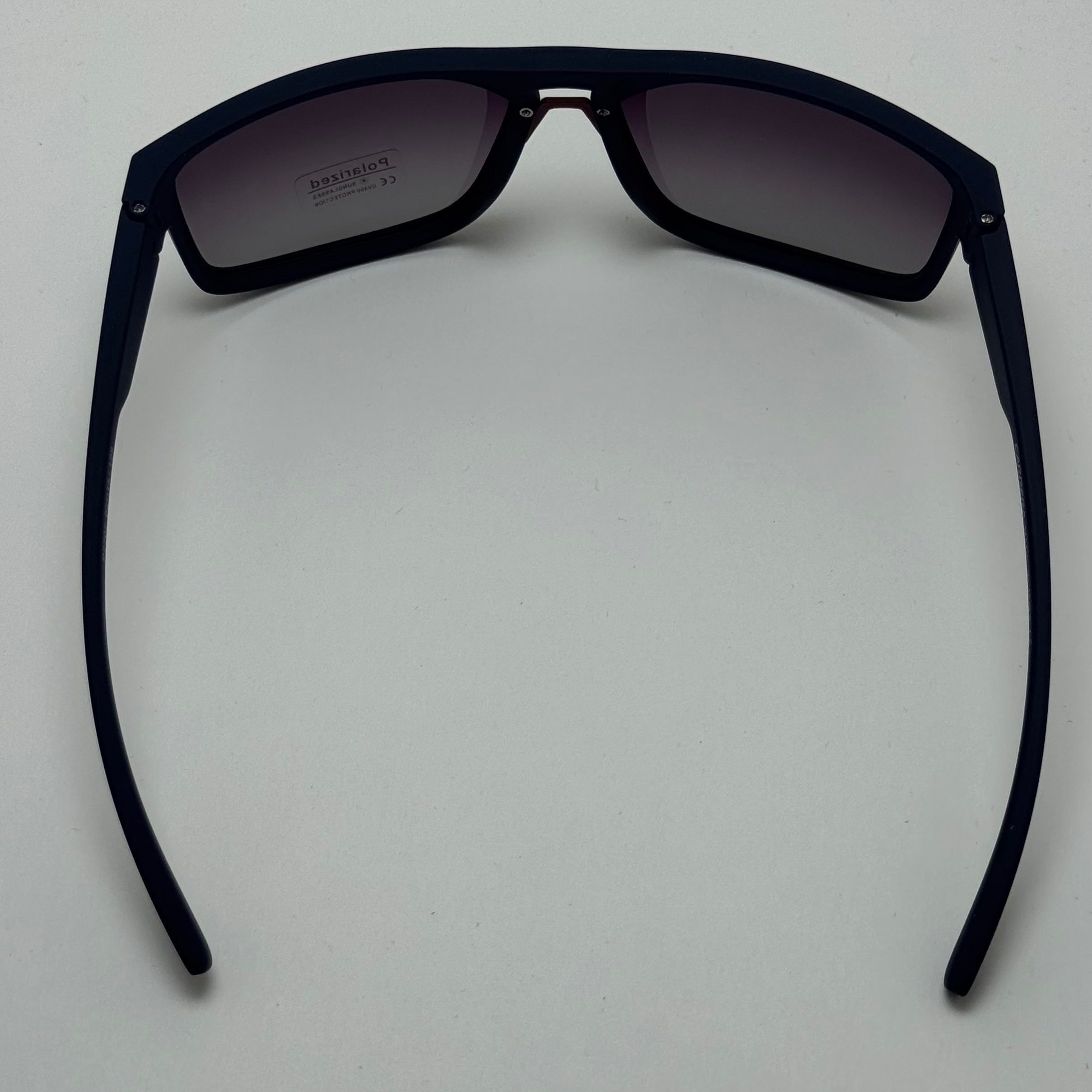 عینک آفتابی پلاریزه اسپرت کررا CARRERA آبی نفتی مناسب رانندگی به همراه کاور پارچه ای و دستمال نانو مخصوص کد 2202 (ارسال