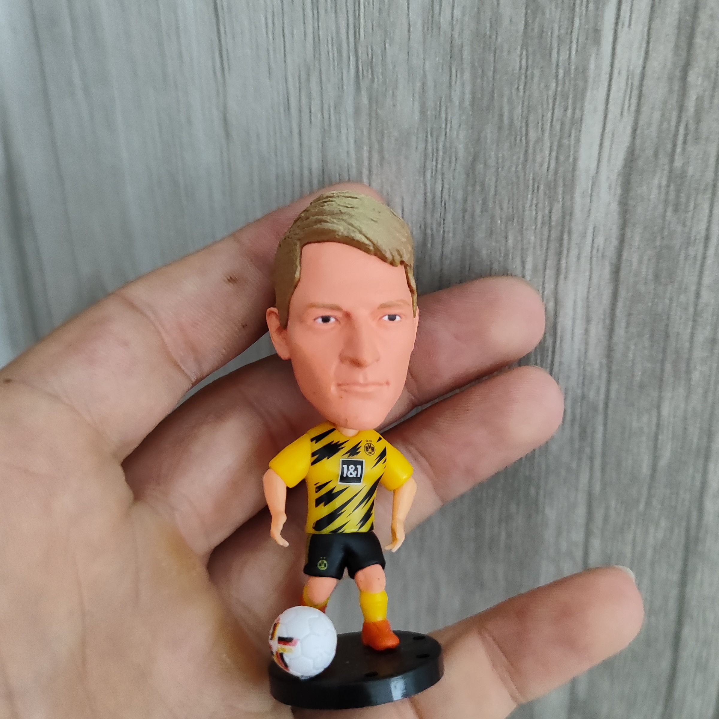 اکشن فیگور فوتبالی ساکروی مارکو رویس دورتموند soccerwe