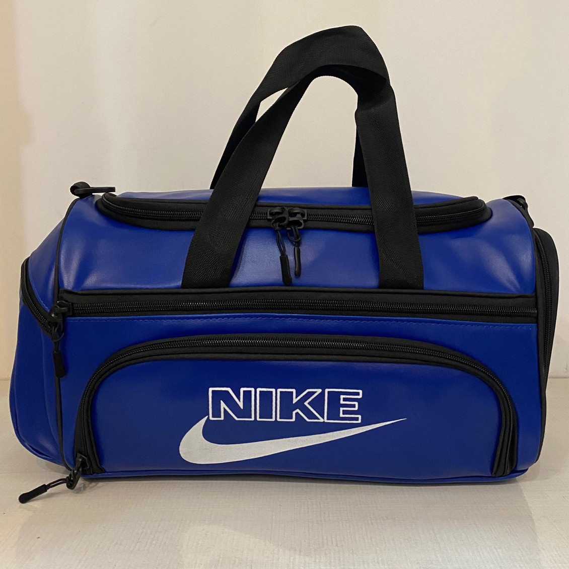 ساک ورزشی برند Nike ،جاکفشی دار(پس کرایه)