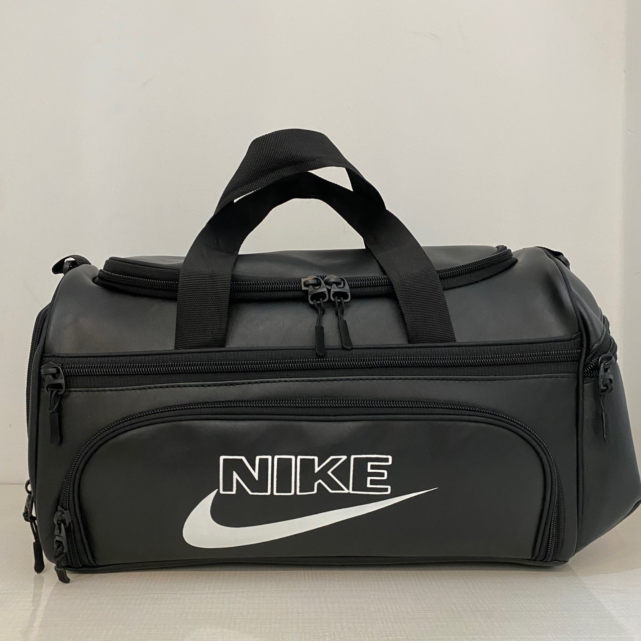 ساک ورزشی برند Nike ،جاکفشی دار(پس کرایه)