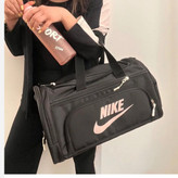 ساک ورزشی Nike ،جاکفشی دار(پس کرایه)