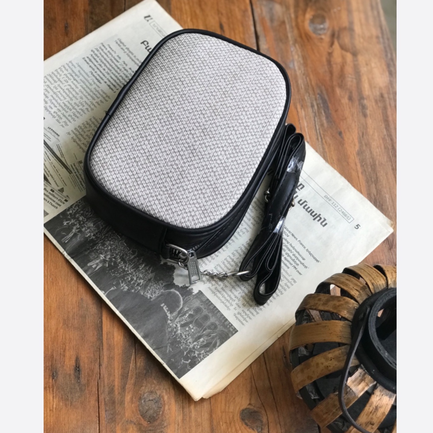 کیف زنانه دوشی طرح کنف حراجی