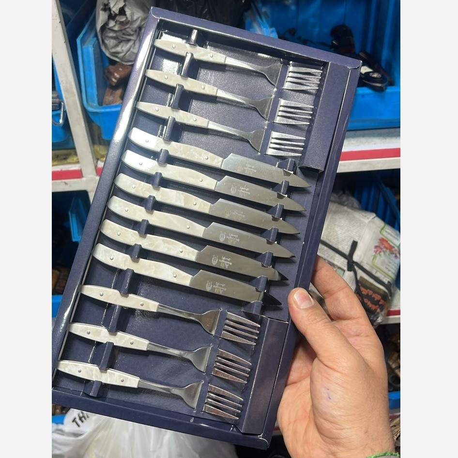 کارد و چنگال صادقی زنجان