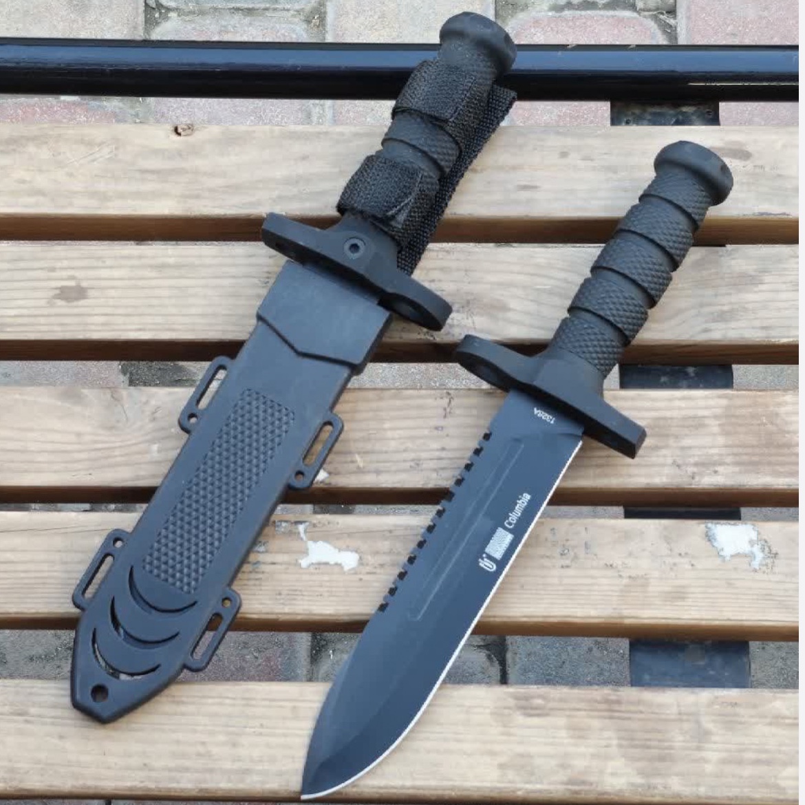 چاقوی طرح M9 دندونه ریز کد 1318 با غلاف