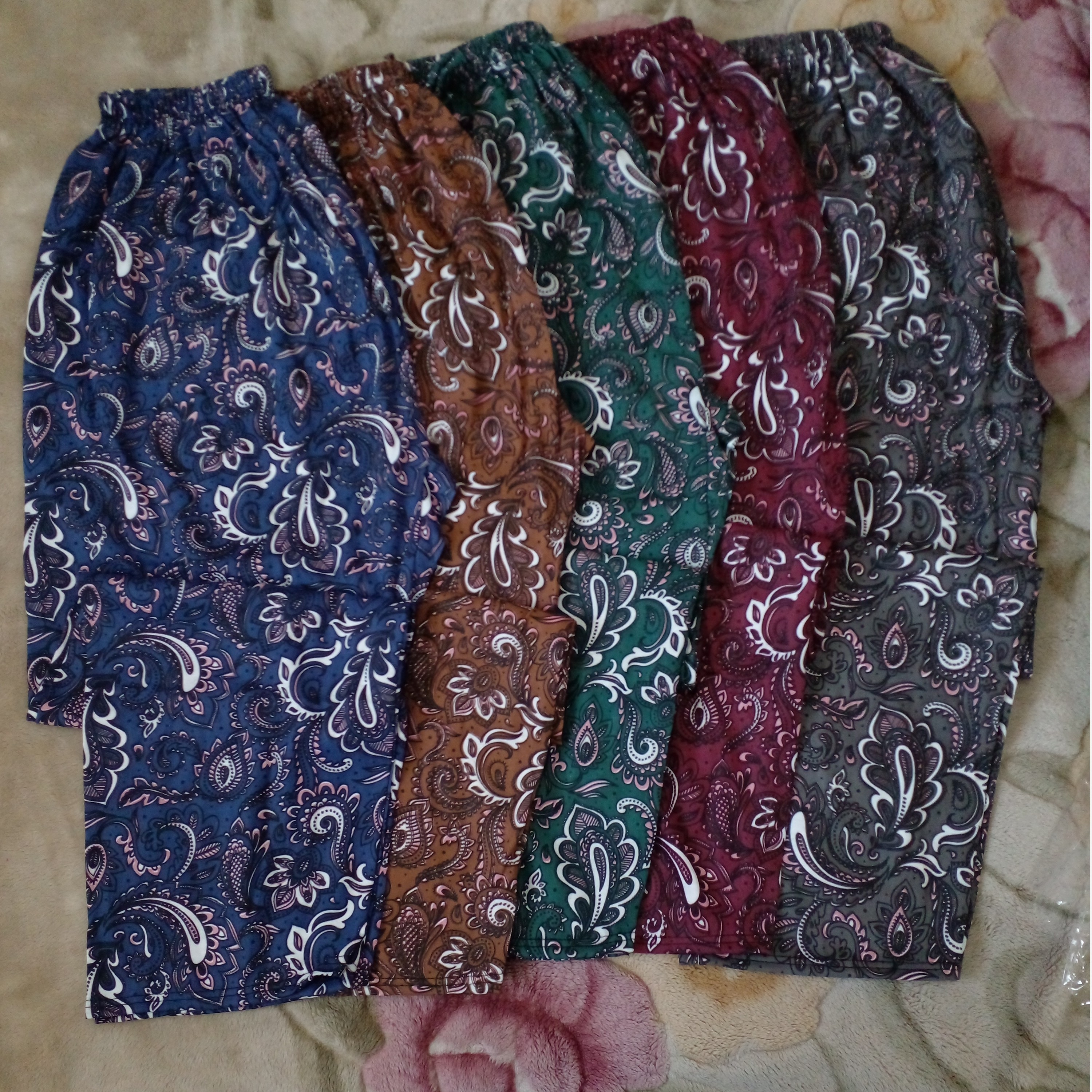 پک 3 تایی شلوار زنانه راحتی جنس تمام نخی جنس کیفیت عالی فری سایزه از سایز 40 تا سایز 50 میخوره راحت با ارسال رایگان