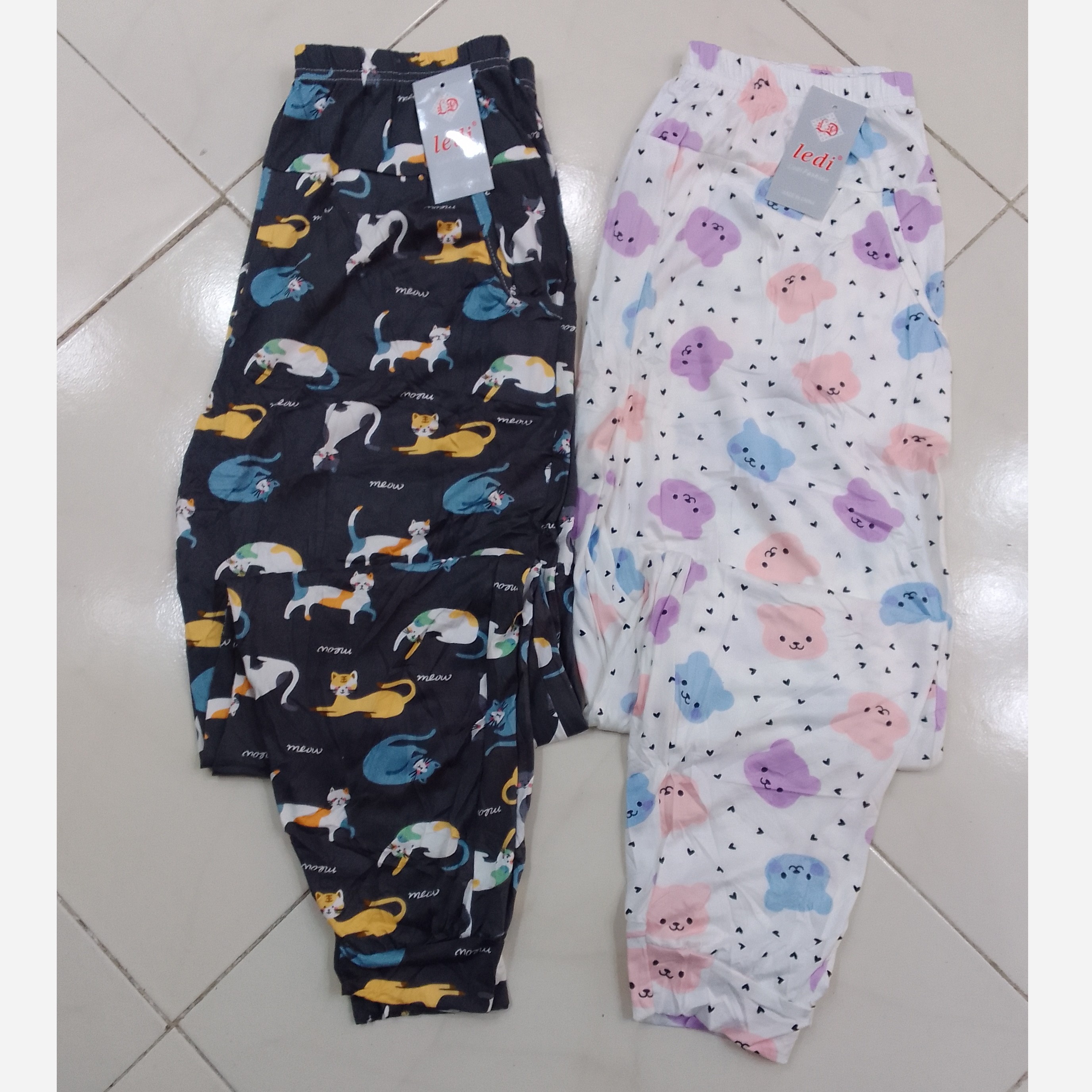 شلوار گیاهی زنانه خارجی مارک لیدی سایز بزرگ فری سایزه فول کشه از سایز42 تاسایز 55 میخوره به هر سایزی راحت ارسال رایگان