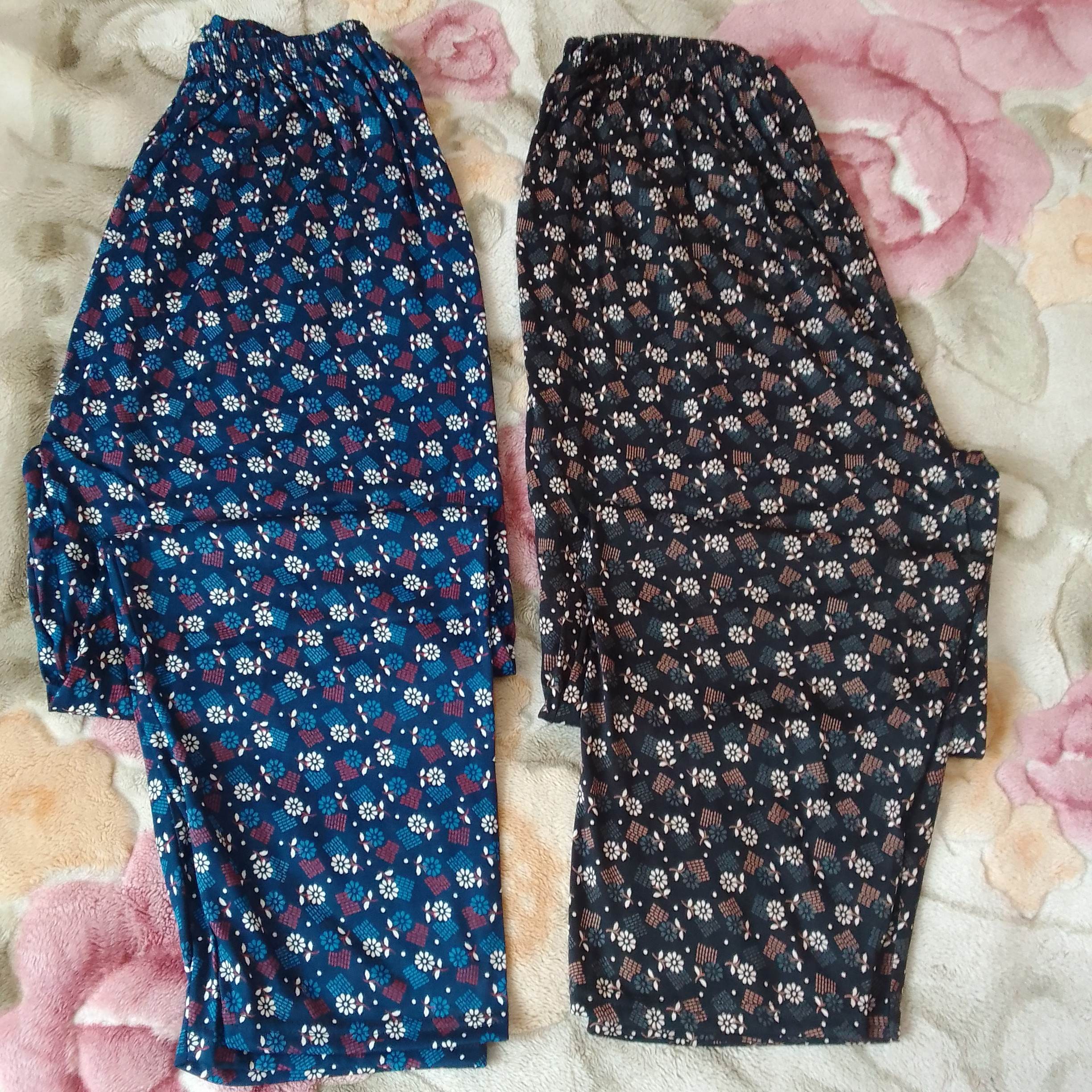 پک 2 تایی شلوار زنانه جنس نخی طرح فروش ویژه عمده فری سایزه از سایز 40 تاسایز 50 میخوره به هر سایزی راحت با ارسال رایگان