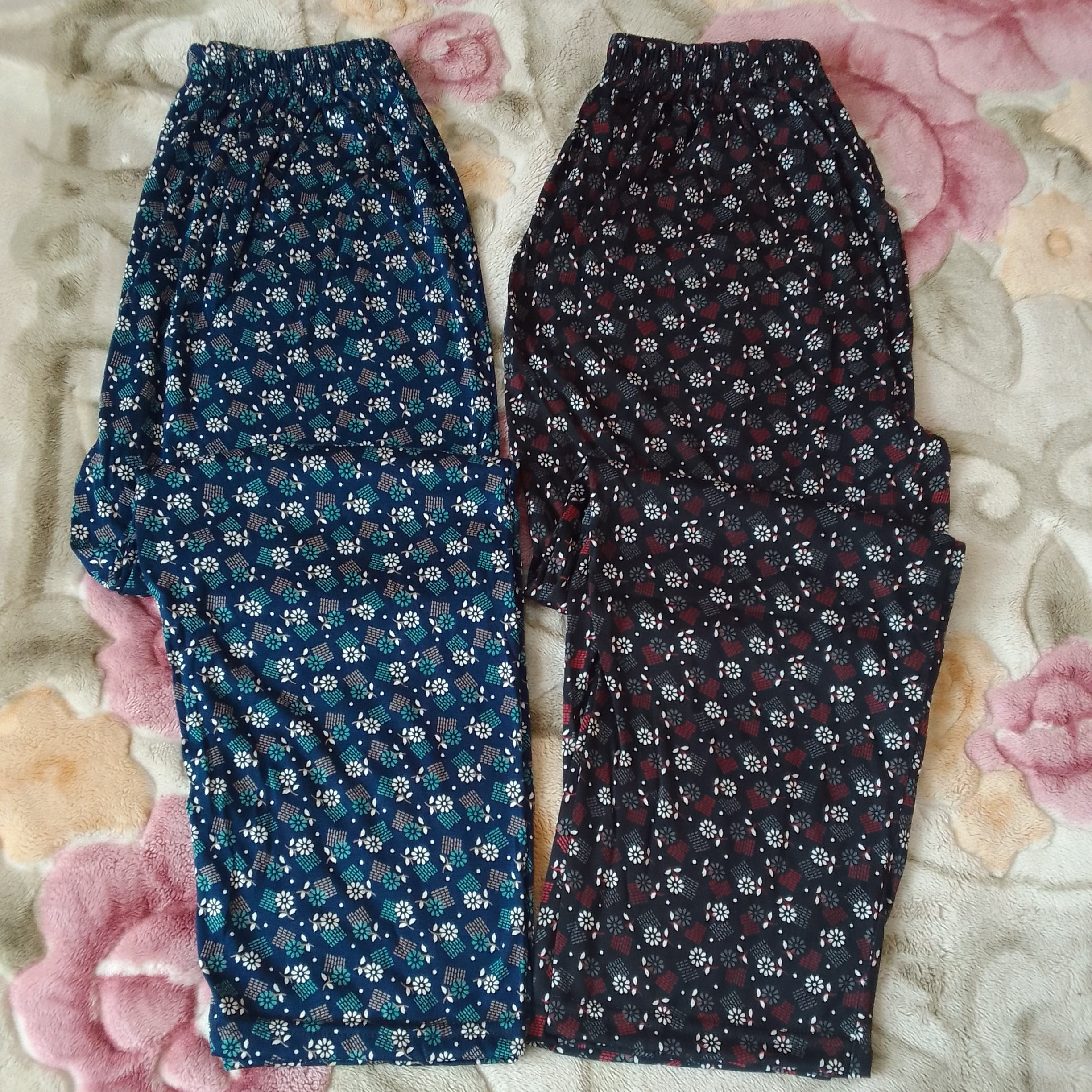 پک 2 تایی شلوار زنانه جنس نخی طرح فروش ویژه عمده فری سایزه از سایز 40 تاسایز 50 میخوره به هر سایزی راحت با ارسال رایگان
