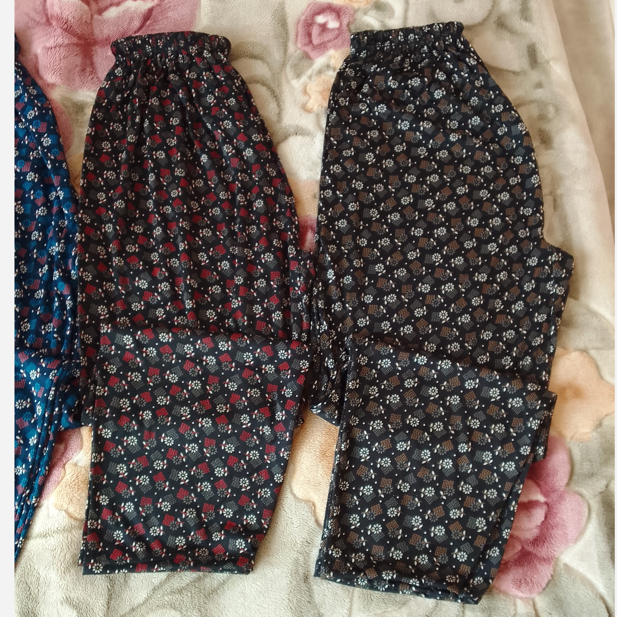 پک 12 عددی عمده شلوار زنانه راحتی جنس نخی قواره بزرگه فری سایزه تا سایز 70 میخوره فاق بلنده جنس عالی با ارسال رایگان