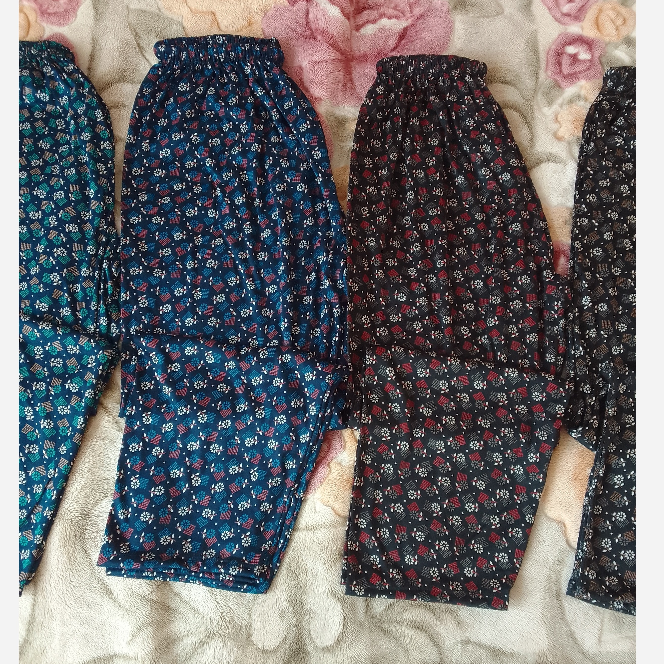 پک 12 عددی عمده شلوار زنانه راحتی جنس نخی قواره بزرگه فری سایزه تا سایز 70 میخوره فاق بلنده جنس عالی با ارسال رایگان