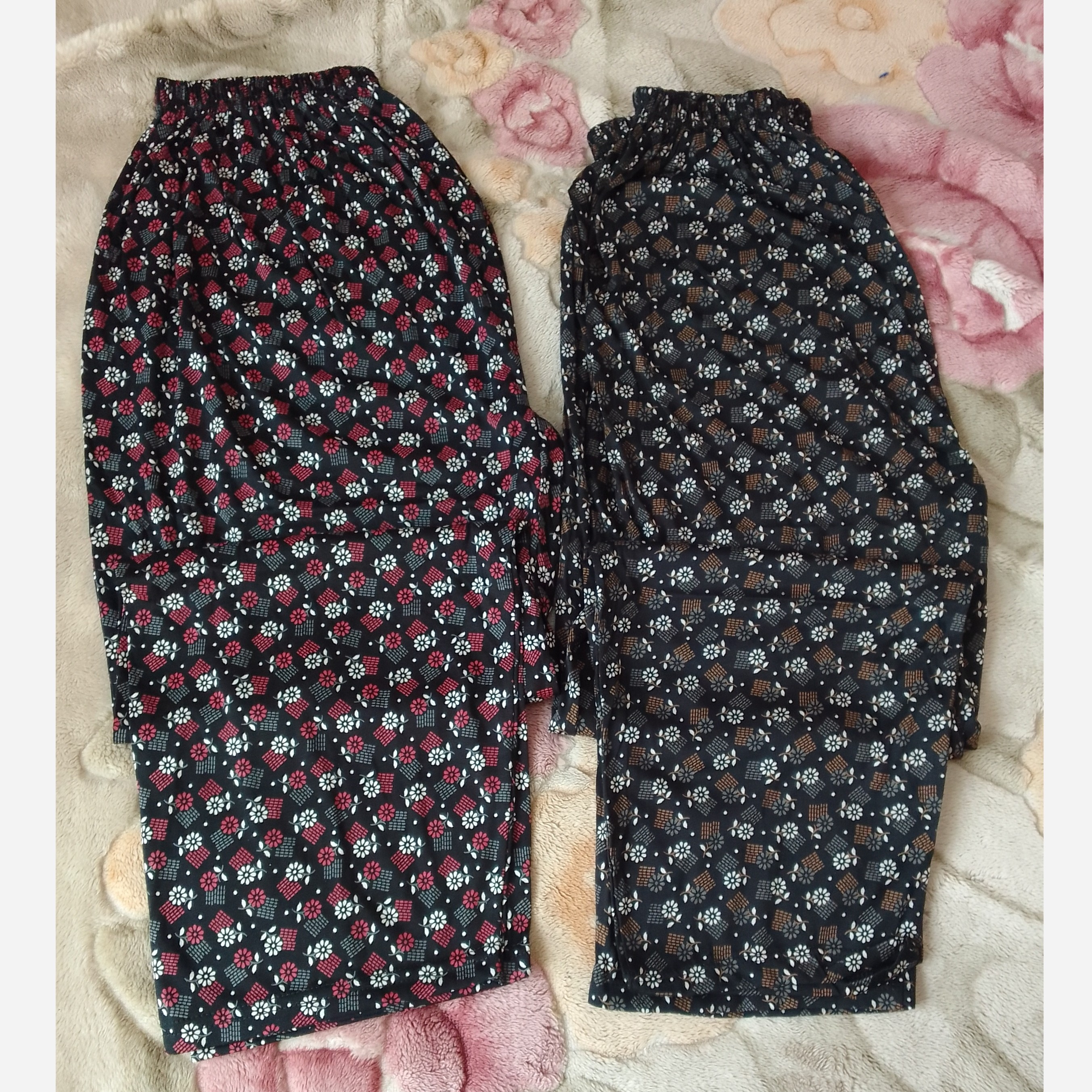 پک 4 تایی عمده شلوار زنانه راحتی جنس نخی قواره بزرگ ویژه فری سایزه قواره بزرگه از سایز 44 تاسایز 65 میخوره ارسال رایگان