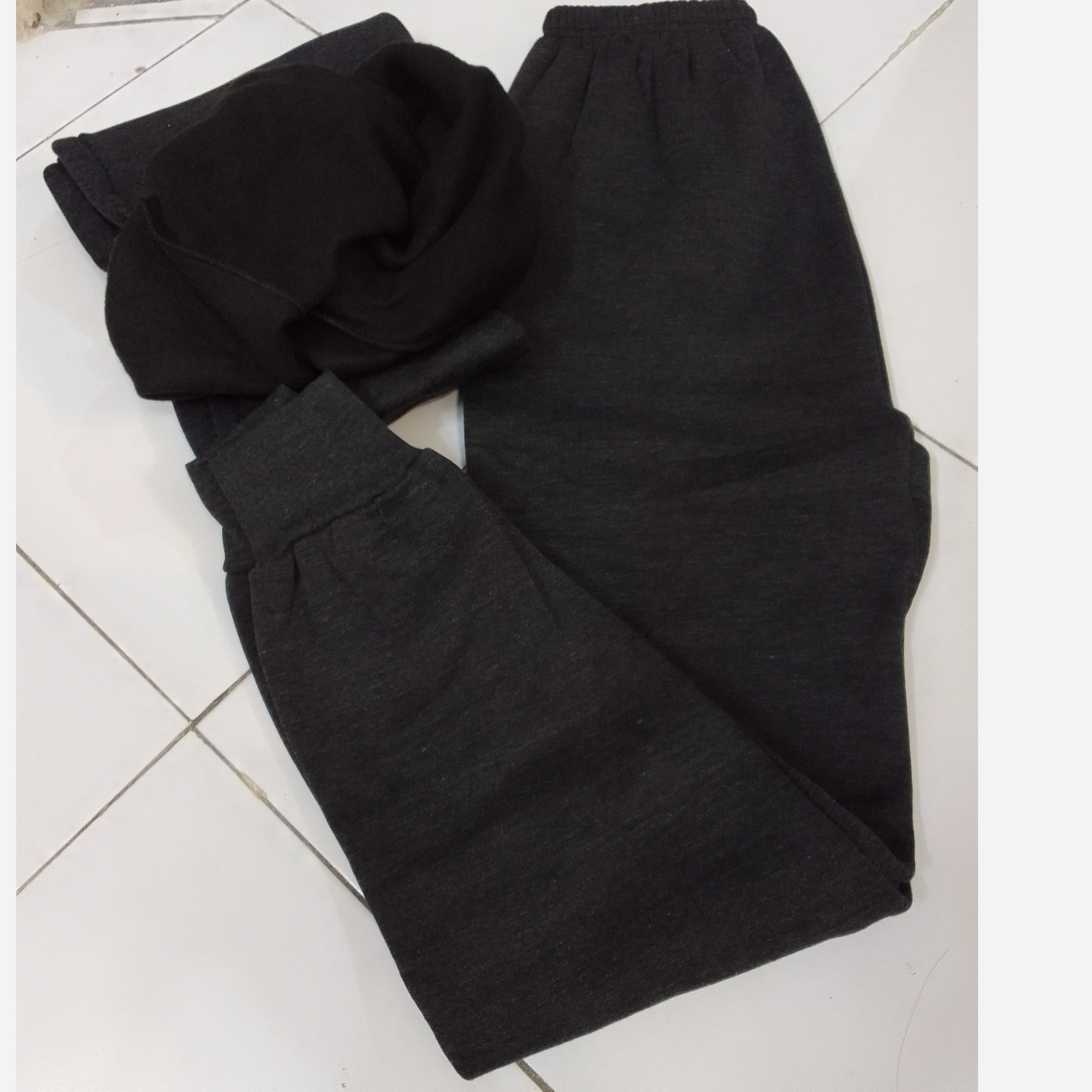 شلوار گرمکن تو کرکی زمستانی اسپورت مردانه زنانه جنس کیفیت عالی سایز متوسط و بزرگ داره از 40تاسایز 65 قد100 ارسال رایگان