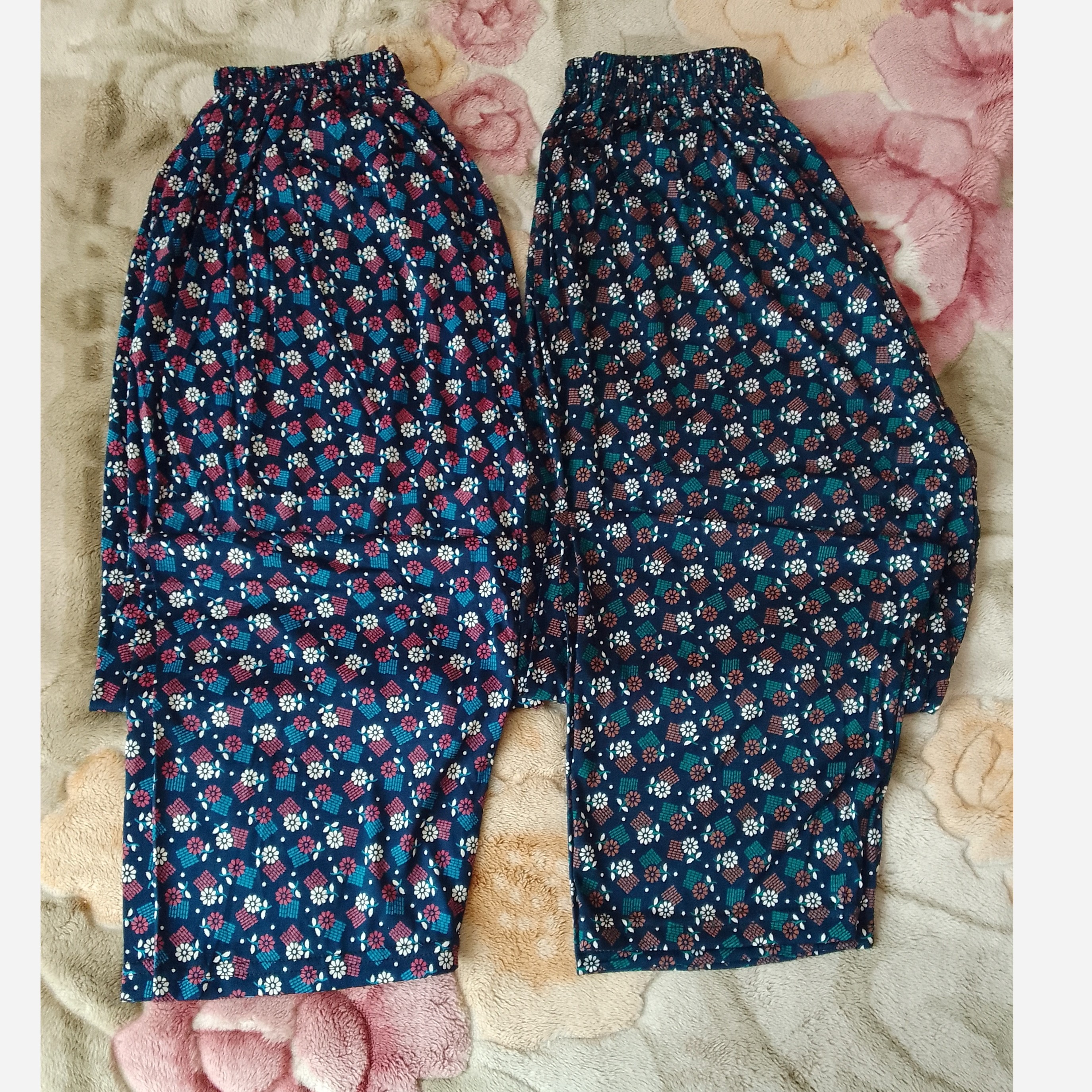 شلوار زنانه راحتی نخی تنخور نرم لطیف عالی فری سایز از 40 تاسایز58 و از دور کمر 80 تا 110 میخوره قد 100باارسال رایگان