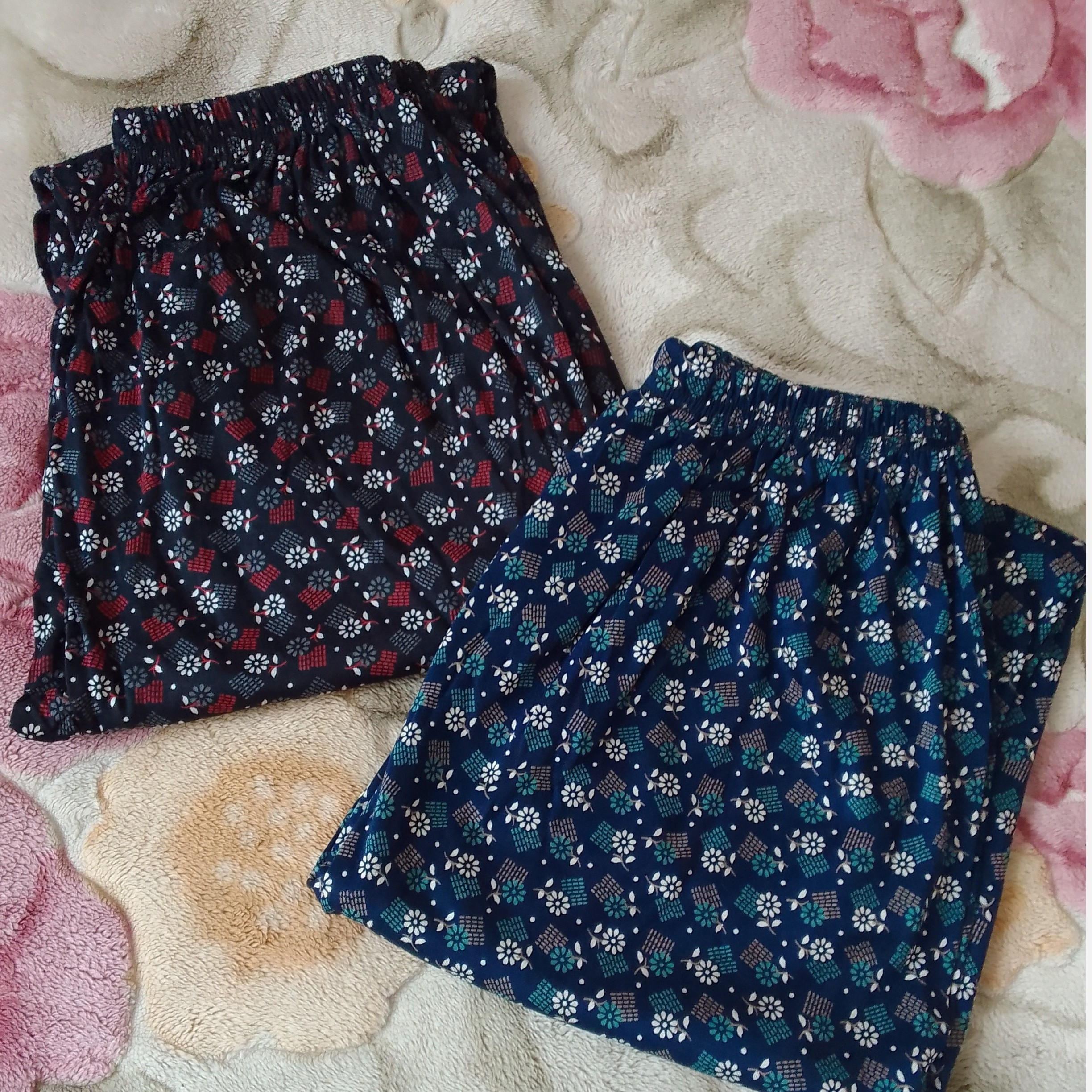 شلوار زنانه راحتی نخی تنخور نرم لطیف عالی فری سایز از 40 تاسایز58 و از دور کمر 80 تا 110 میخوره قد 100باارسال رایگان