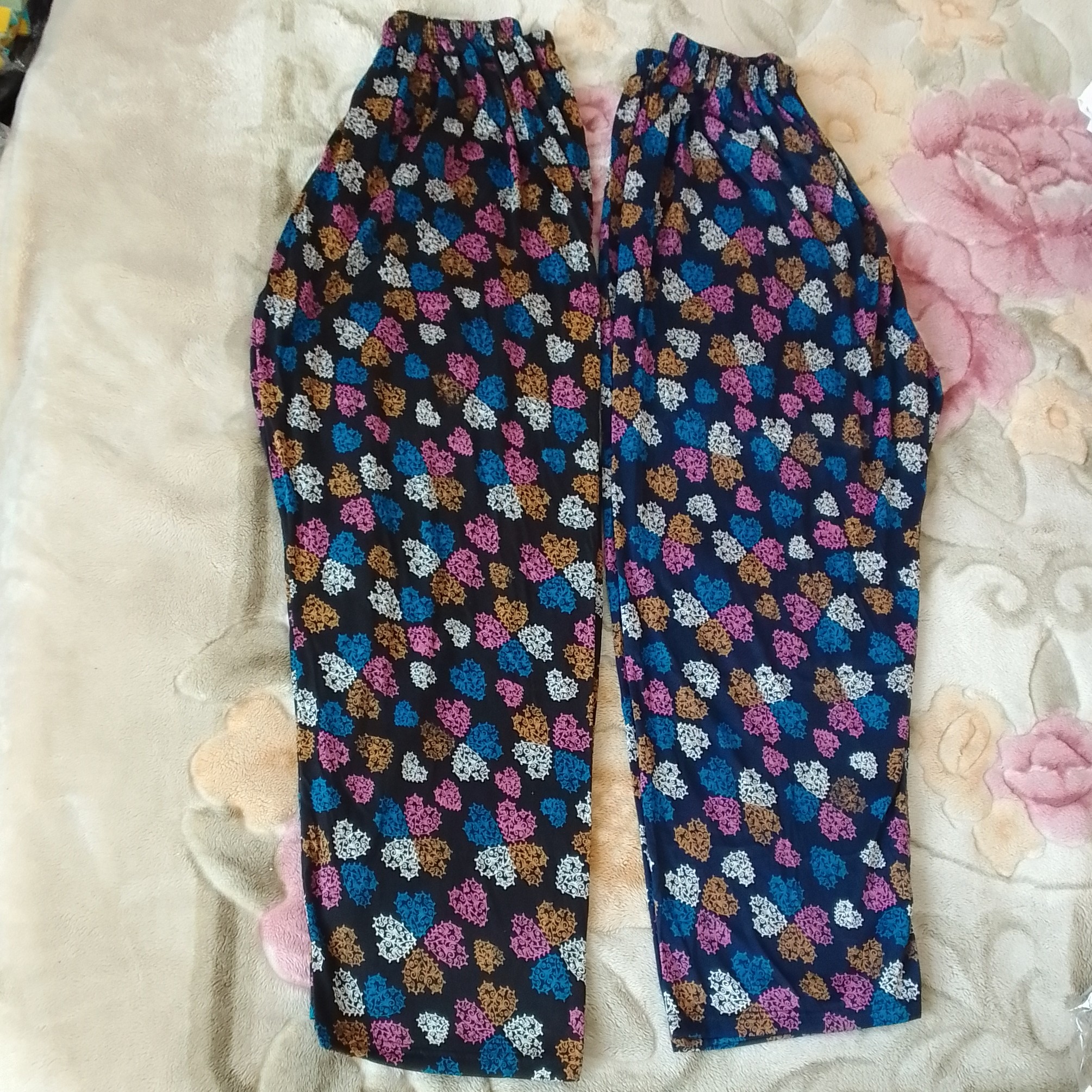 شلوار زنانه راحتی جنس نخی قواره بزرگ فری سایز ازسایز 46 تاسایز 65 میخوره راحت تنخور جنس کیفیت عالی قد100 ارسال رایگان